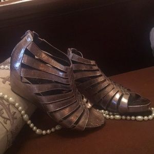 Vaneli bronze/silver metallic wedge. 8M